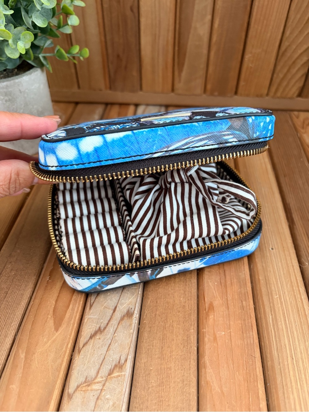 Henri Bendel Jewelry Travel Case, Zippered Train Case, Organizer Blue Butterfly